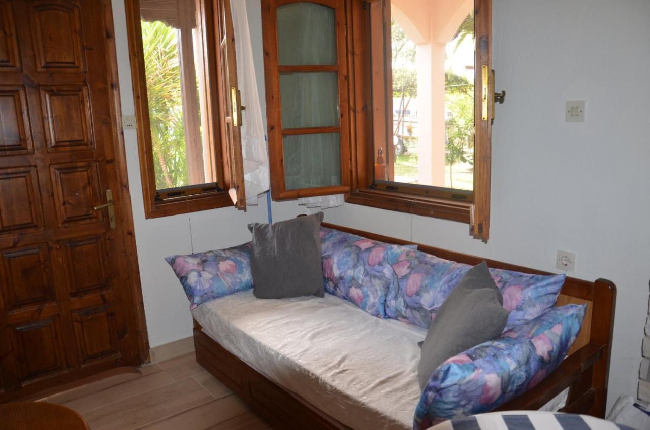 Holiday Home Near The Sea Néa Meságkala Exterior foto